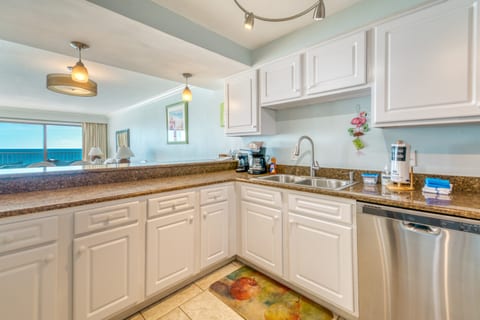 B604 | The Beach House Condominiums