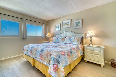 D404 | The Beach House Condominiums