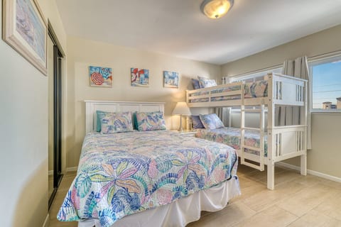 D404 | The Beach House Condominiums
