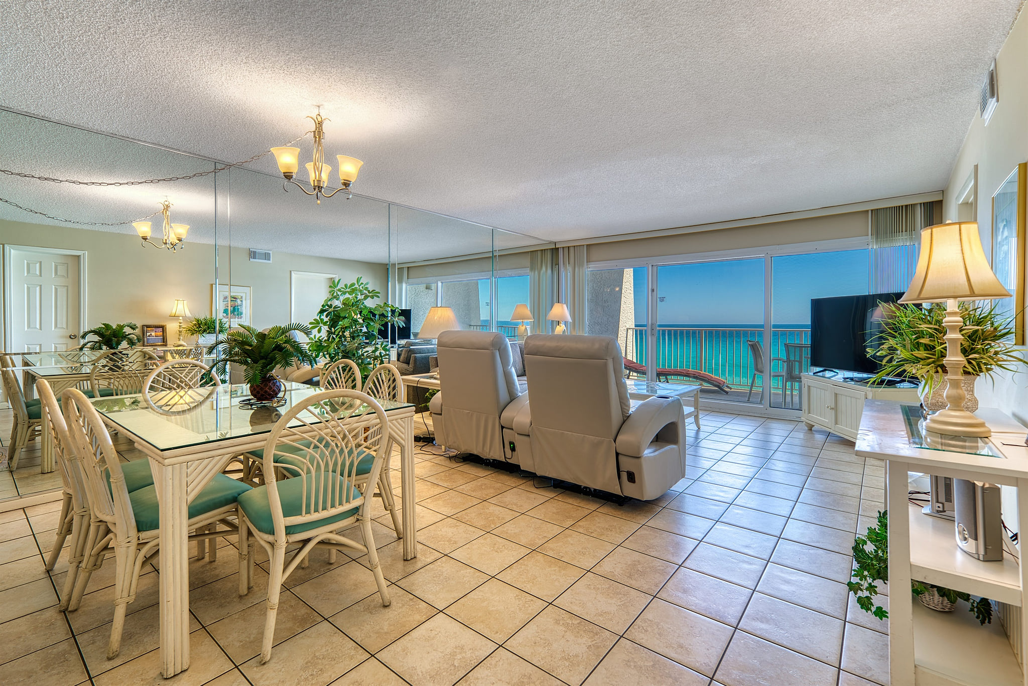 D404 | The Beach House Condominiums