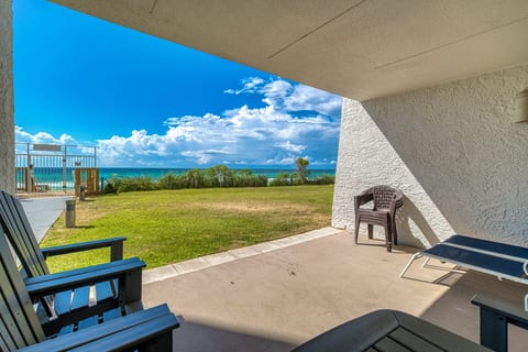 B105 | The Beach House Condominiums