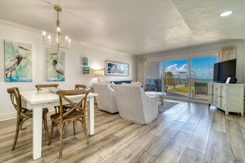 B105 | The Beach House Condominiums
