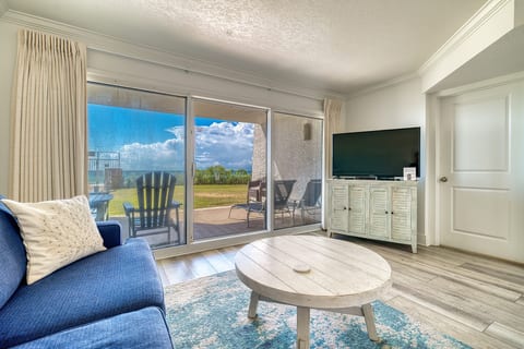 B105 | The Beach House Condominiums