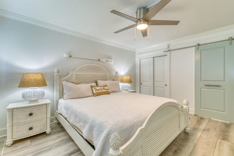 B105 | The Beach House Condominiums