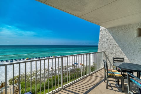 B405 | The Beach House Condominiums