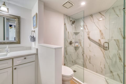 B405 | The Beach House Condominiums