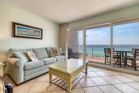 B405 | The Beach House Condominiums
