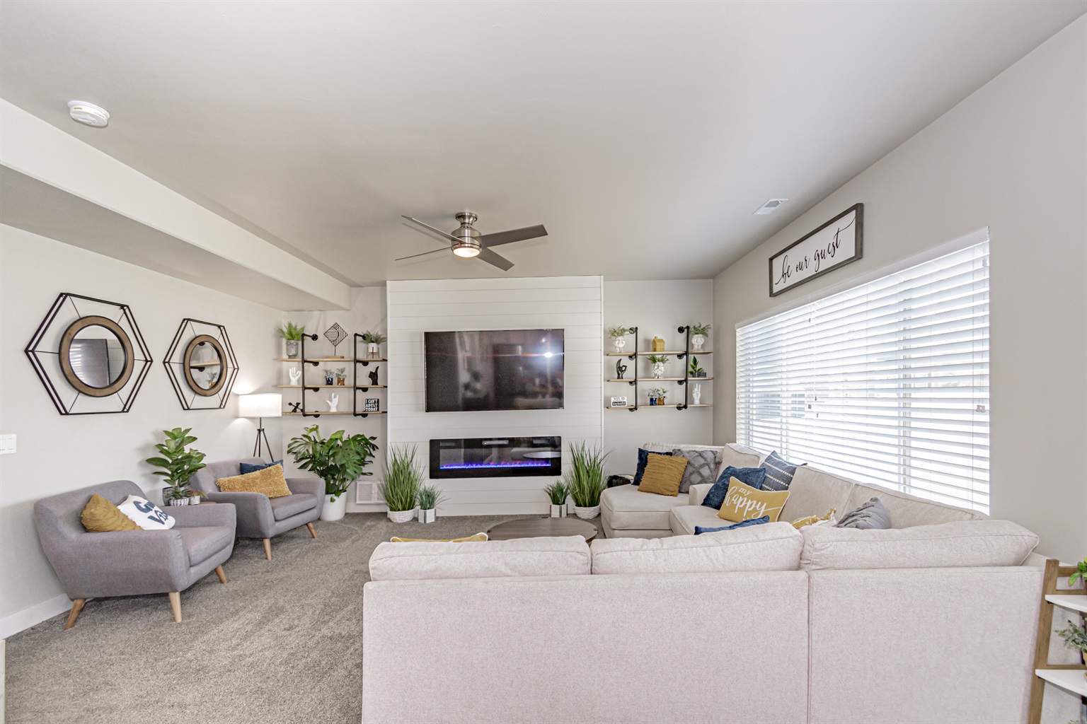 private-rexburg-5bd-home-bonus-loft-theater-hottub/