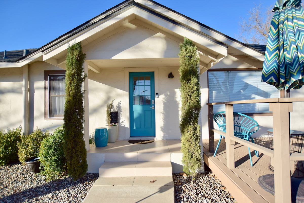 The Porch on Pine