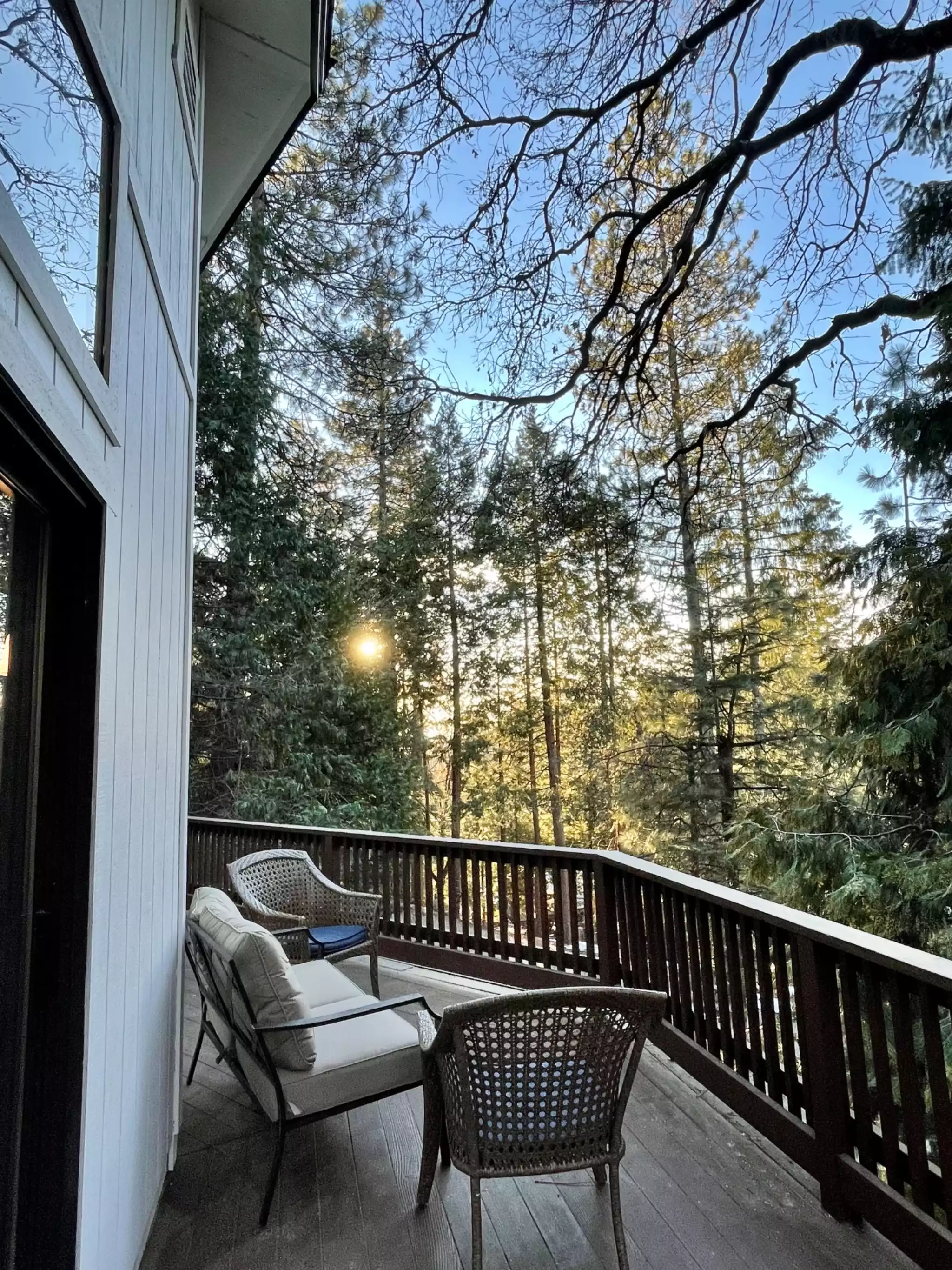 The outdoors space awaits you for sunset hangs.  - Our Hideaway Chalet - AC, deck, fireplace WIFI! - Mi-Wuk Village