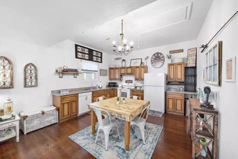 Cabin by the Sea **VACATION GETAWAY**