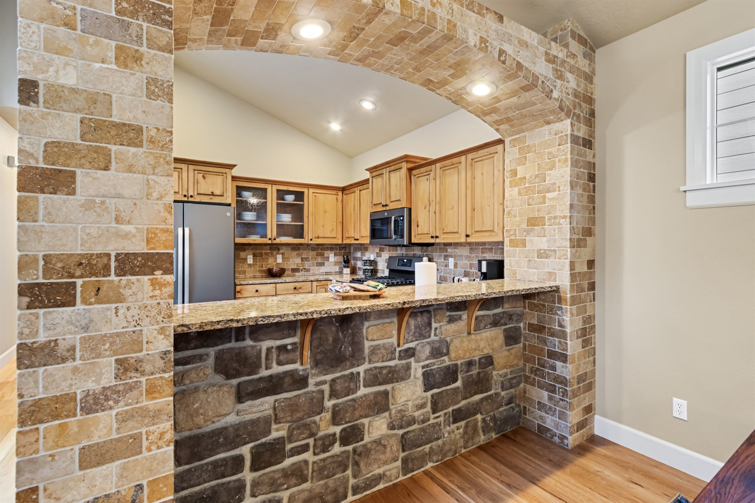 game-room-or-3br-or-outdoor-seating-bbq/