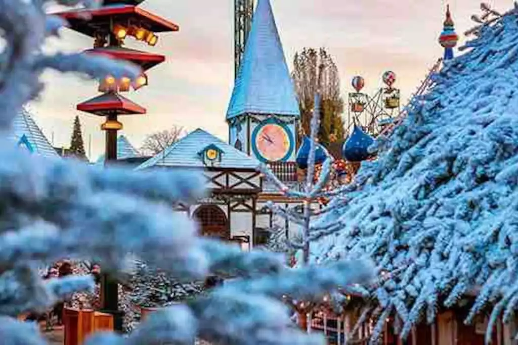 Tivoli at Christmas Tivoli at Christmas - Charming, cute, clean w balcony of Latin Quarter - Copenhagen