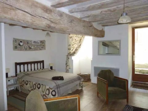 Loire Riverside Cottage near Saumur