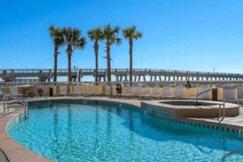 10thFLOceanFrontFreeChairsUmbrellaheatedPoolArcade