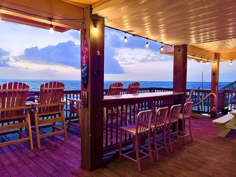 New Beach Home*Dramatic Sunrises*Sleeps 12