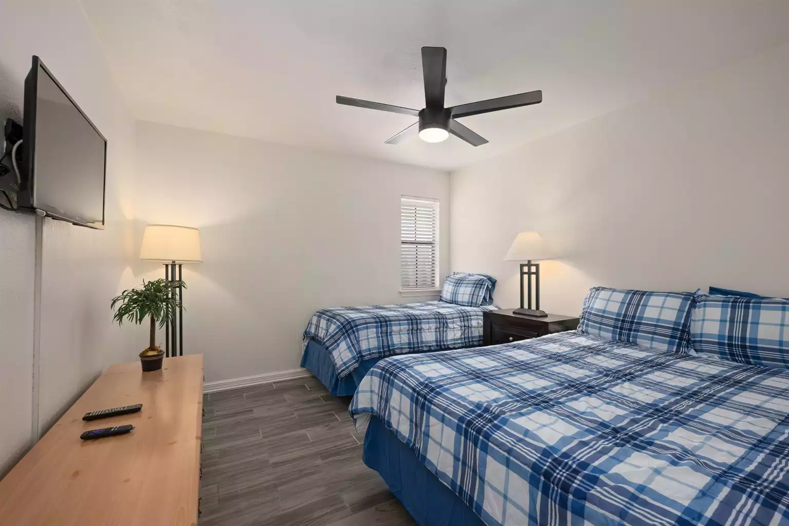 Bedroom #2 (Twin and Queen size beds) - Vista Verde 102 - Brownsville