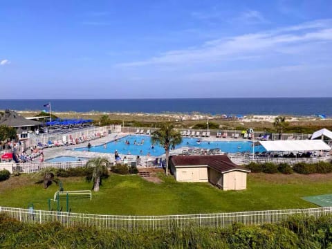 Largest Oceanfront Pool on Hilton Head Island w/Tiki Bar & Grill!