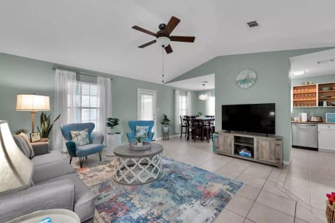 Flip Flops N Palms Cottage