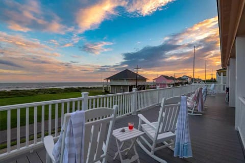 New! Summer Lovin! 3/3 Sleeps 12 Awesome Views Wow