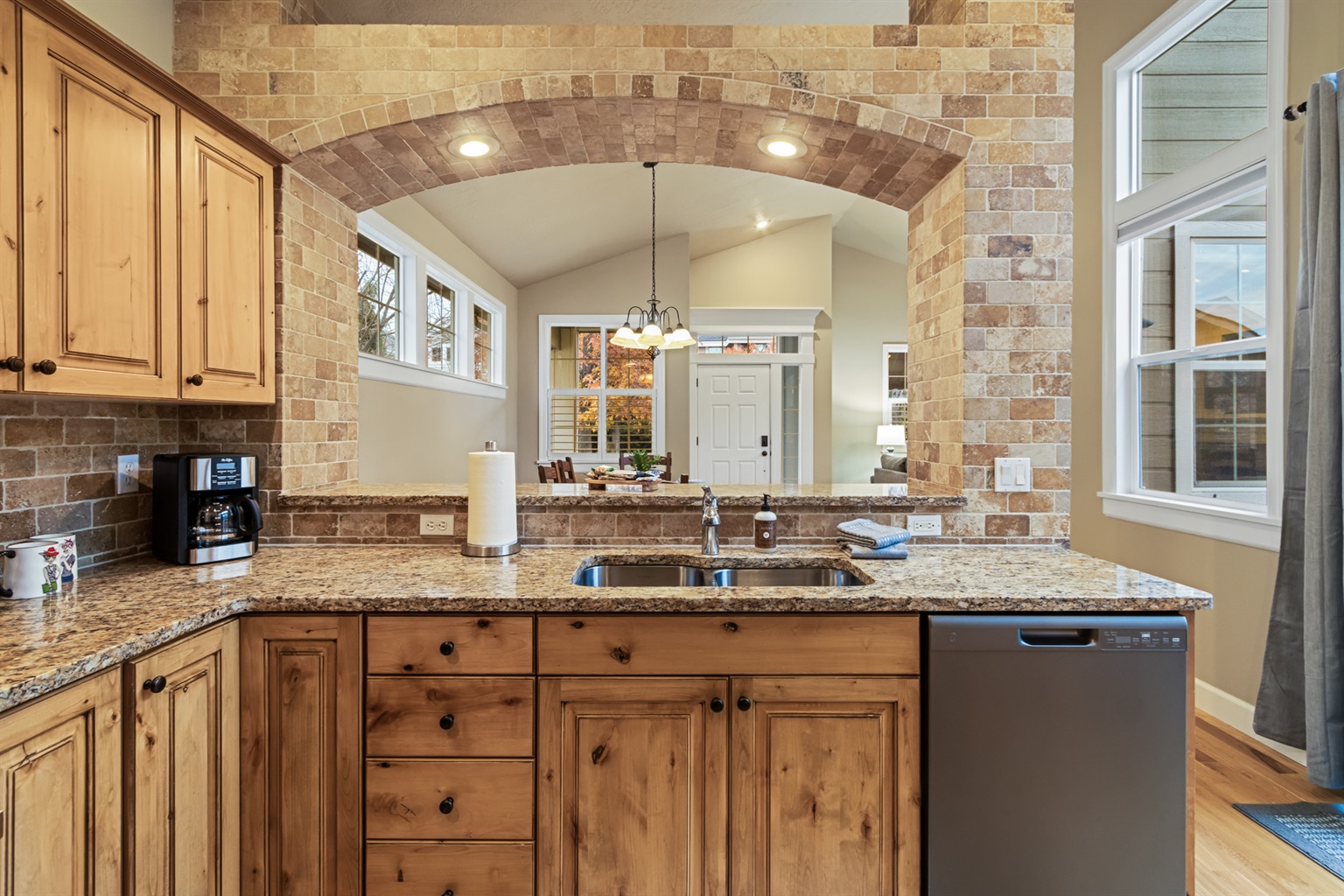 game-room-or-3br-or-outdoor-seating-bbq/