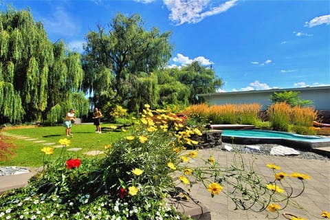 Tranquil Waterfront Getaway: Hottub, Pool, Pets OK
