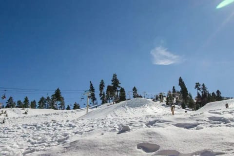 Ski-in/out cabin with Private Hot Tub, Fireplace