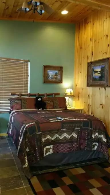Amazing Smoky Mts Views
Across from park entrance!