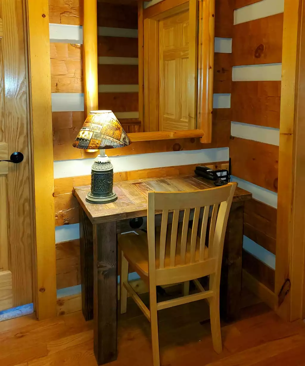 Laptop nook with USB charger and 120V outlet Laptop nook with USB charger and 120V outlet - Appalachian Escape Cabin - Sevierville
