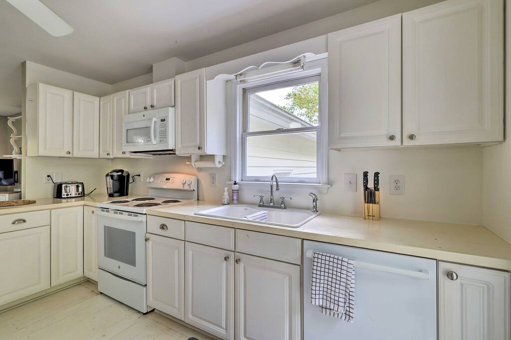 Kitchen - Farmhouse on Fleetwood - Fleetwood