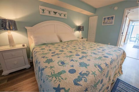 King Bed in Bedroom!
