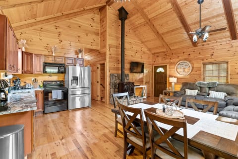 Dragonfly Retreat- Hocking Hills