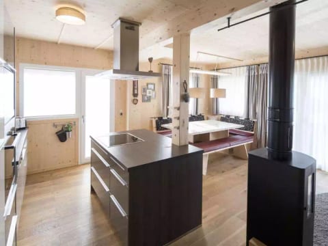 Chalet 4 Schlafzimmern, Sauna & SwimSPA