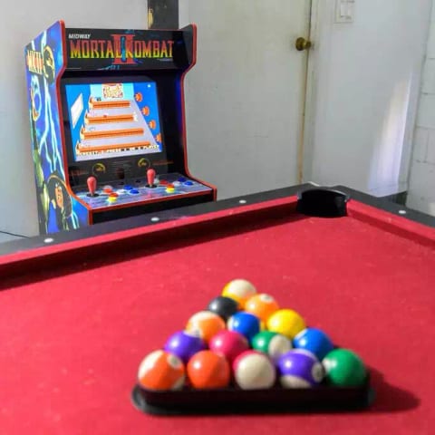 Largo Heated Pool + Hot Tub, sleeps 16, gameroom