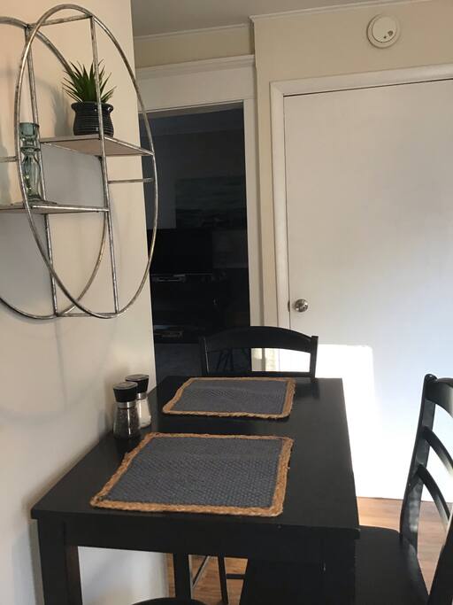 See https://youtu.be/Bb8FK1Te5w0           for virtual tour - Charming 2-bdrm apt. Walk to stores & restaurants! - Scotia
