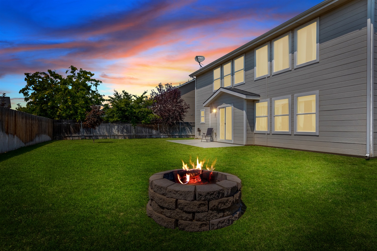 extravagant-family-get-away-in-large-5-bedroom-private-home/