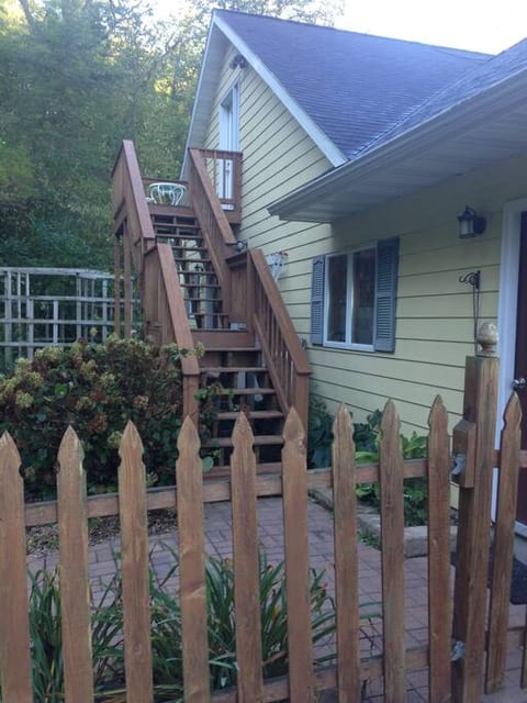 Decorah Valley Home with a View (Apartment 1)