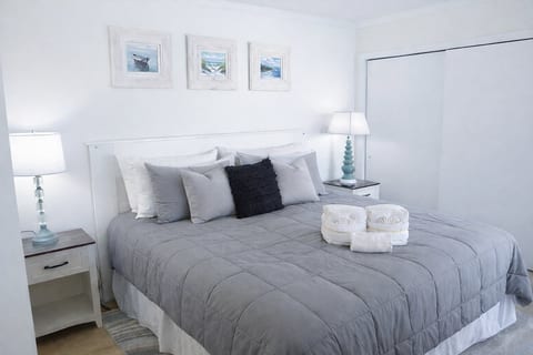 Spacious 3BR, Minutes to the Beach, Sleeps 8 &Pets image 2