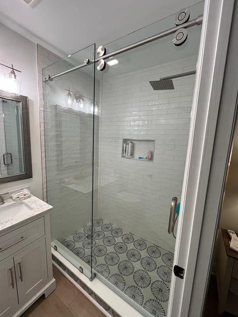 Spacious 3BR, Minutes to the Beach, Sleeps 8 &Pets image 5