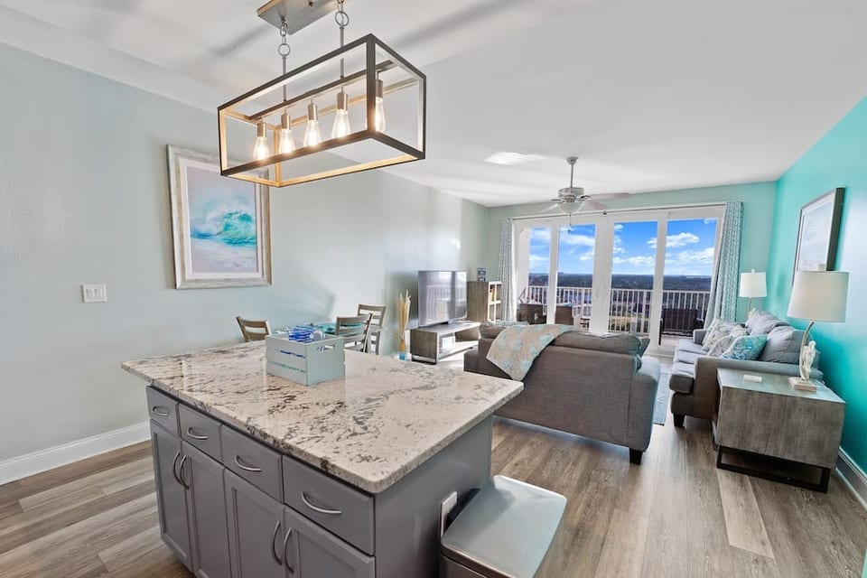 Kitchen - Entry