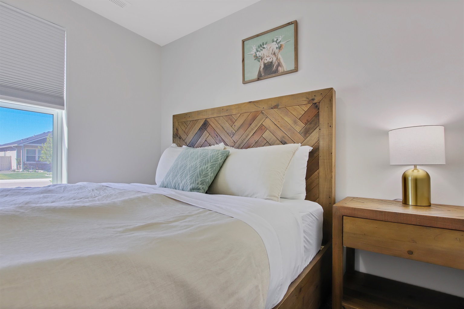 modern-sage-farmhouse-private-3-bedroom-home-amazing-location/