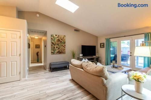 Private Resort Near Stadiums 3BR Family Friendly - Photo 103