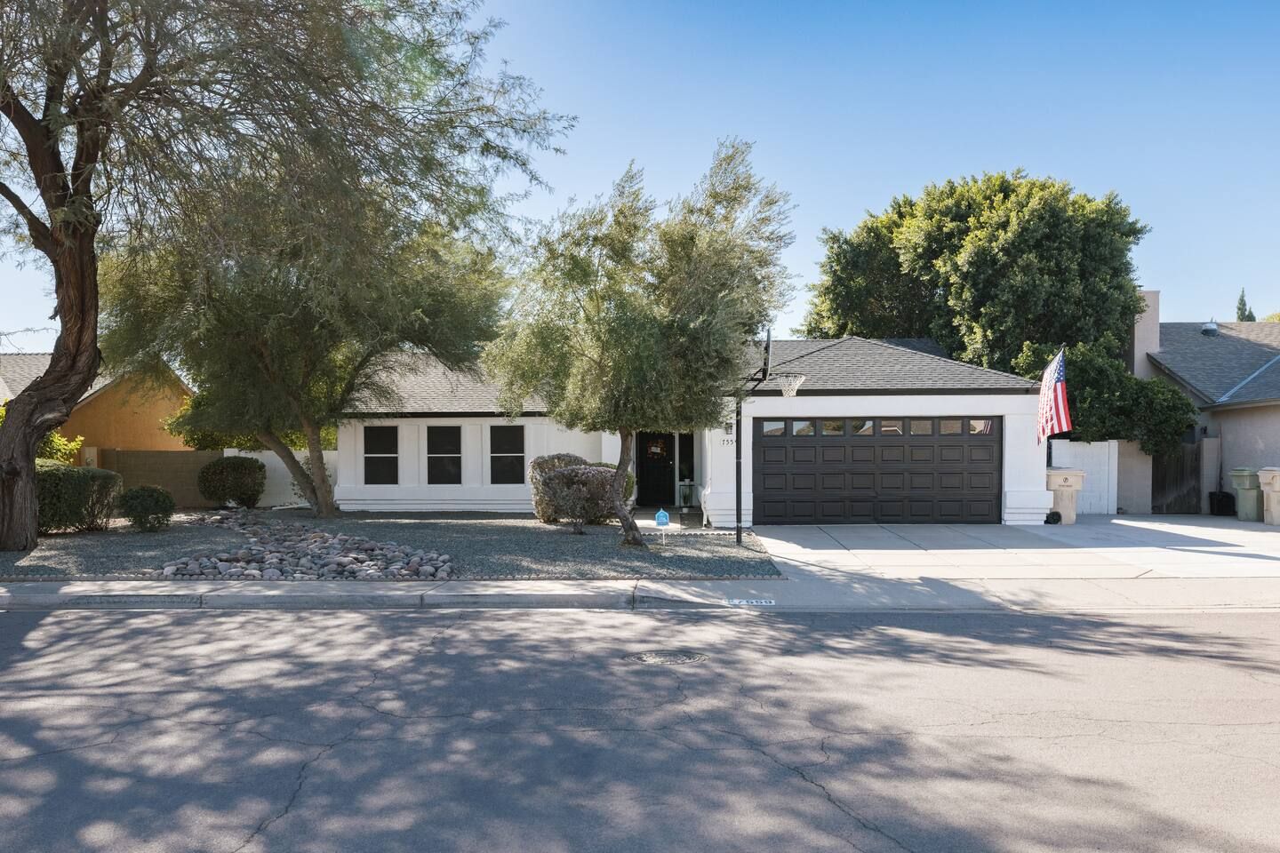 Beautifully landscaped with driveway parking. Stadium Oasis, Glendale, AZ