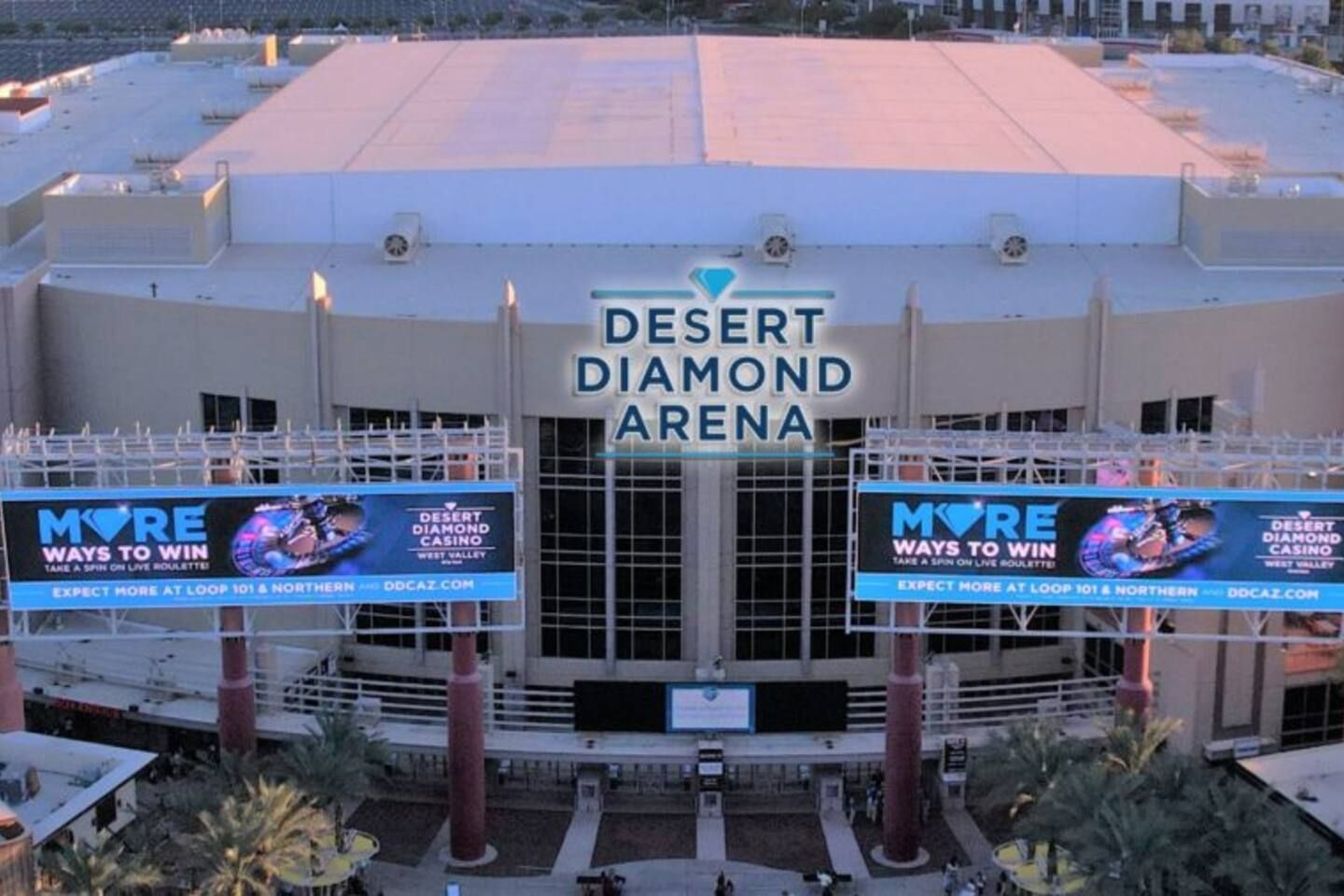 Desert Diamond Arena is a premier entertainment venue in Glendale, Arizona, hosting concerts, sports, and events year-round. Located at the vibrant Westgate Entertainment District 5 mins away! Stadium Oasis Glendale, Arizona
