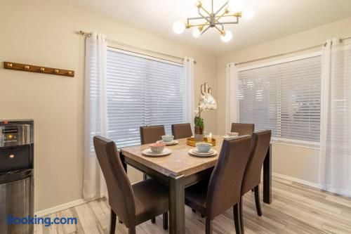 Private Resort Near Stadiums 3BR Family Friendly - Photo 111