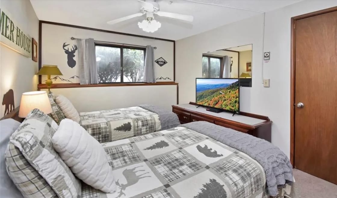 Suite Escape-Discounts-Steps to Slopes-Tubing image 49 Suite Escape@Snowlake   3-30 NTS | WALK to Lifts