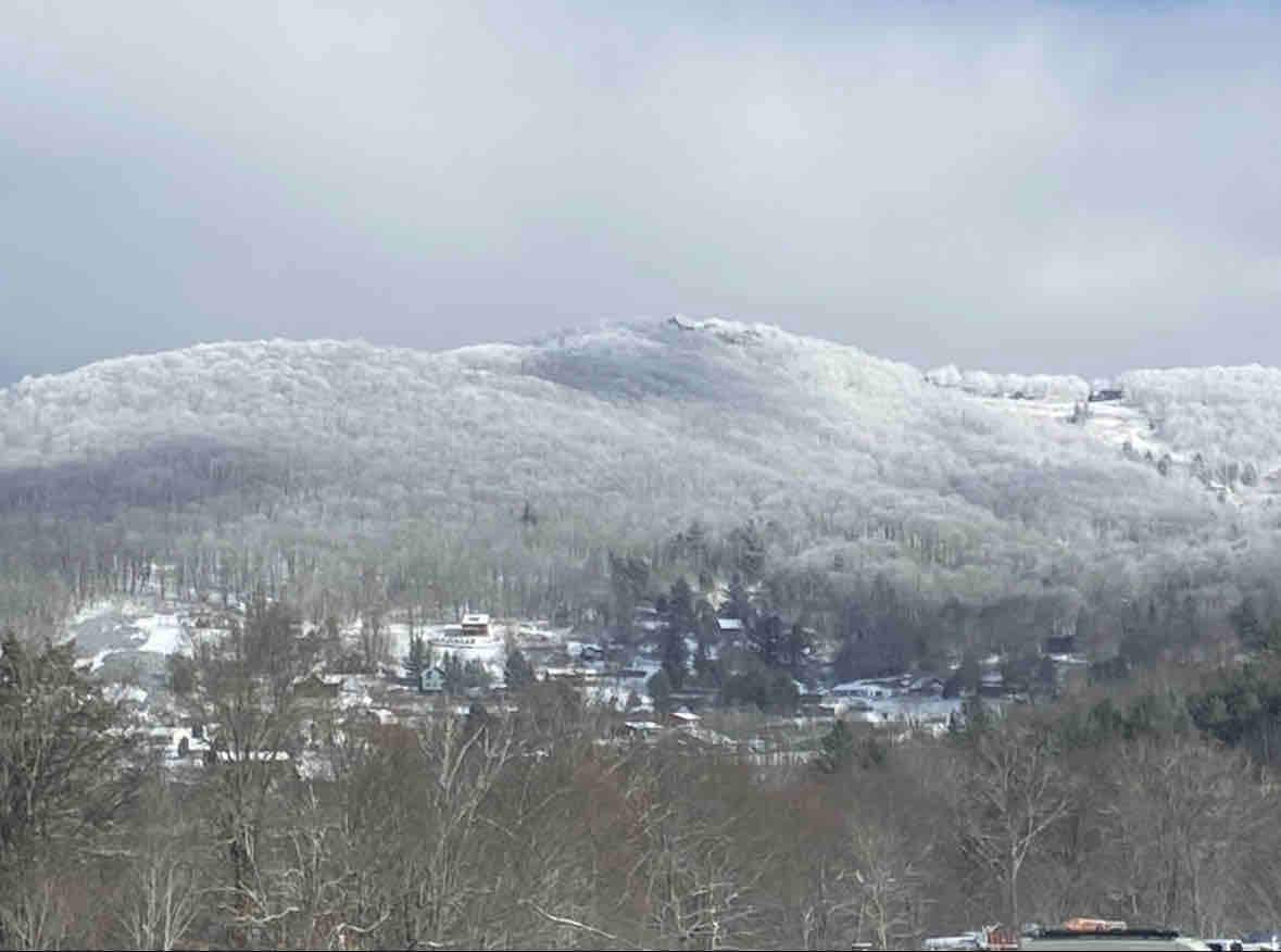 the view from three levels. Less than 5 min walk to lifts, tubing, slopes.  Suite Escape@Snowlake   3-30 NTS | WALK to Lifts