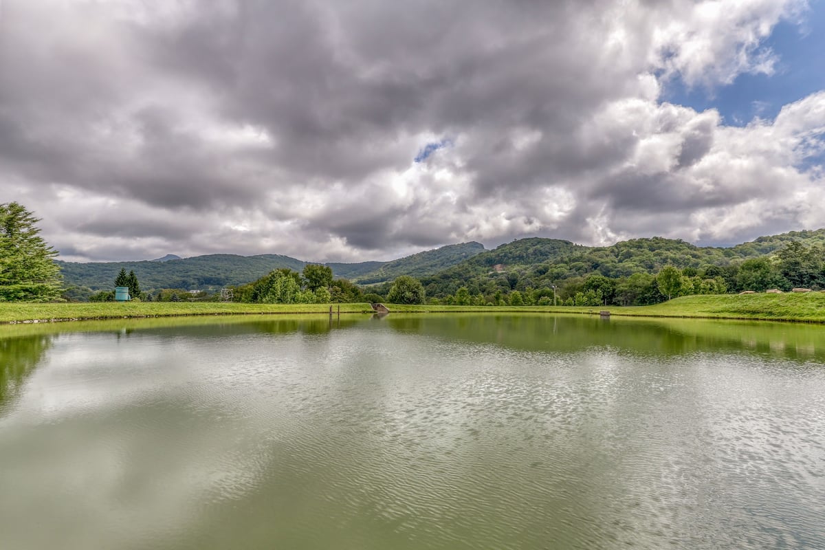 this view never gets old Suite Escape@Snowlake   3-30 NTS | WALK to Lifts