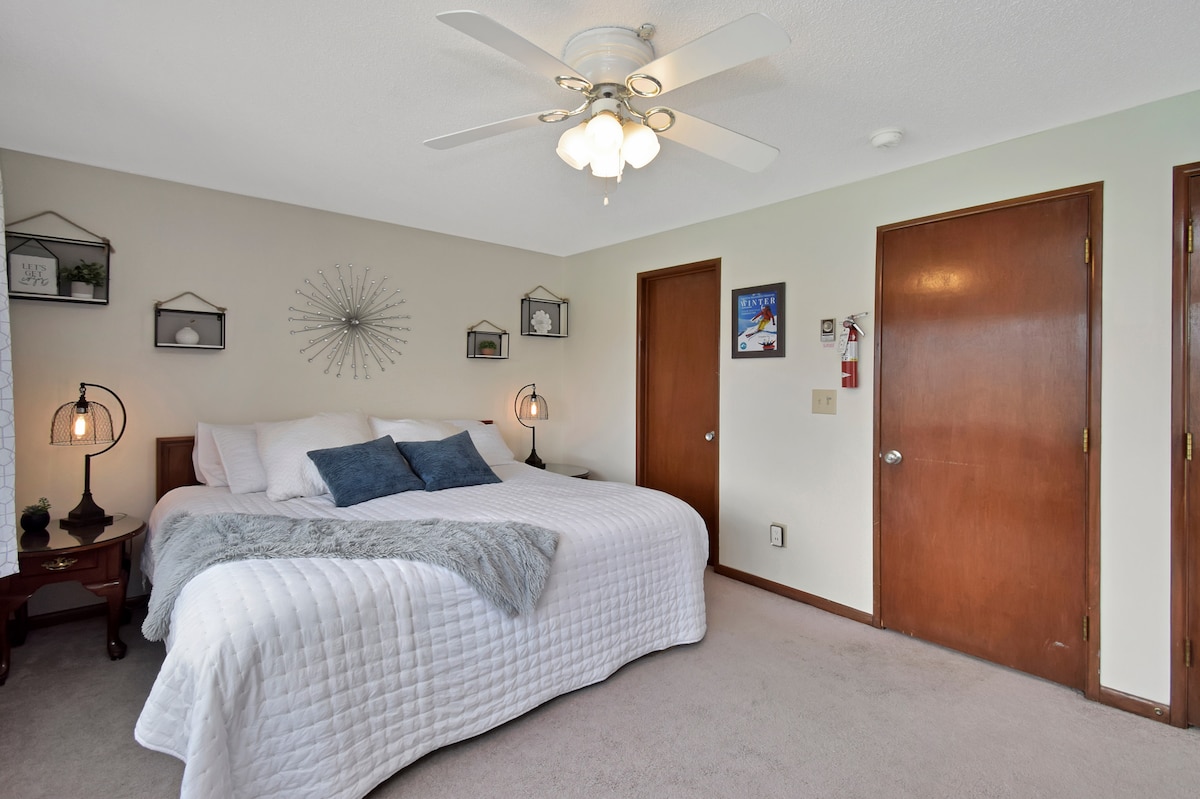 Suite Escape-Discounts-Steps to Slopes-Tubing image 28 Suite Escape@Snowlake   3-30 NTS | WALK to Lifts