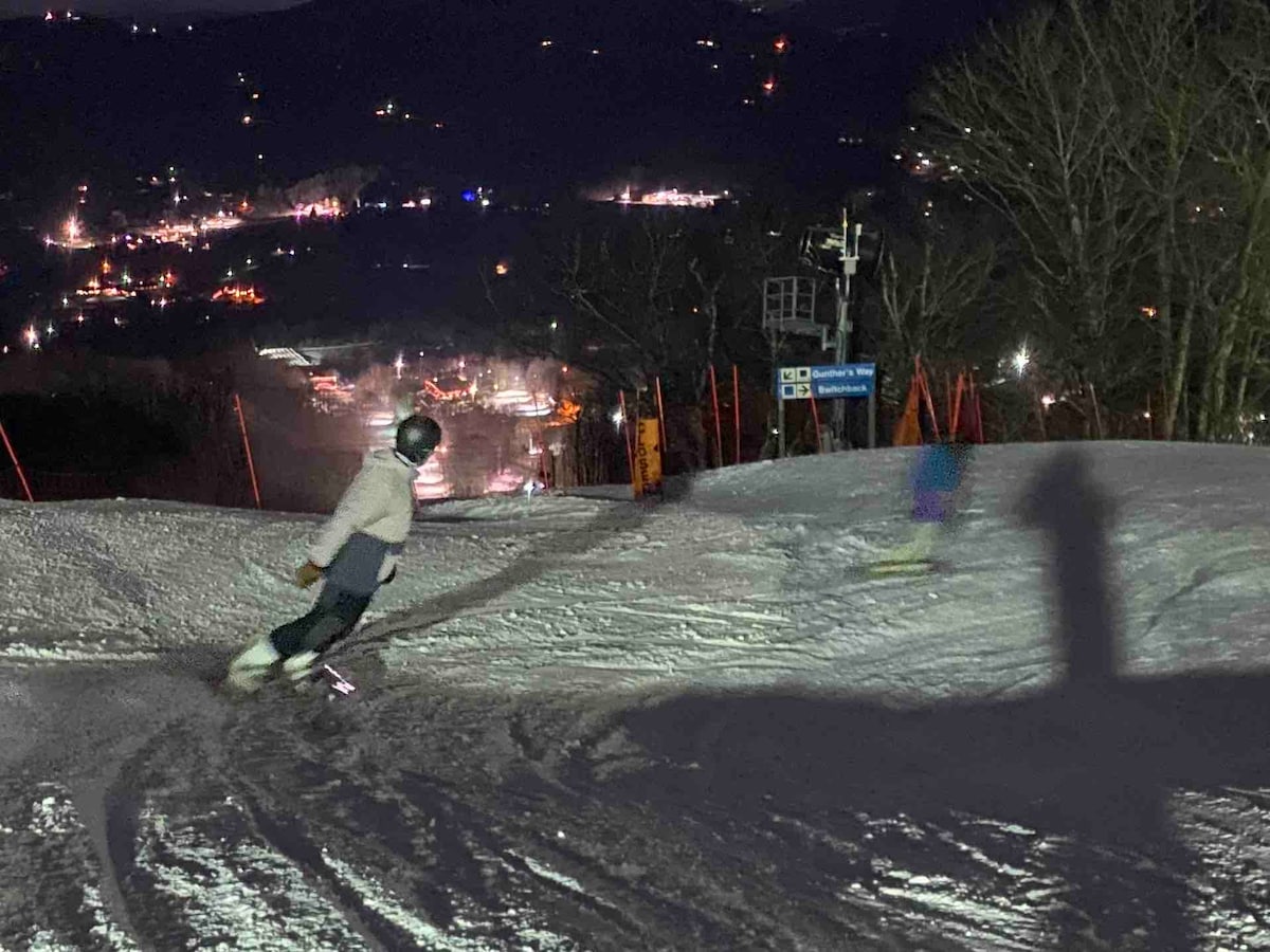 Suite Escape-Discounts-Steps to Slopes-Tubing image 57 Suite Escape@Snowlake   3-30 NTS | WALK to Lifts